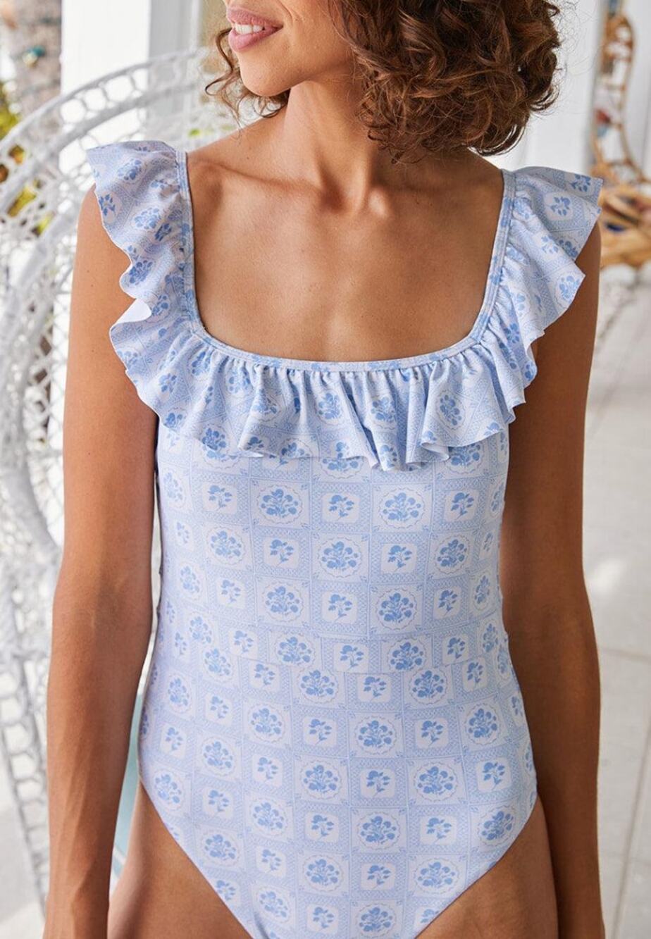 Minnow Tuckernuck Women's Mosaic Blue Floral Ruffle One Piece Swimsuit M